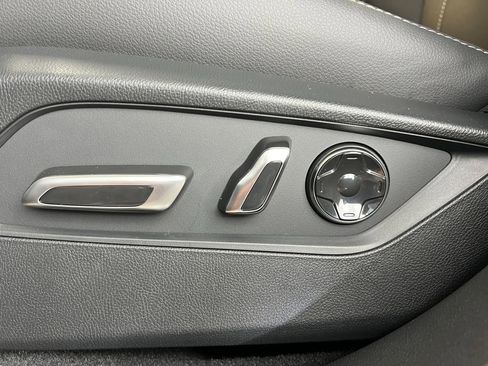 Used 2025 Acura RDX SH-AWD image 23
