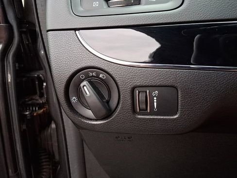 Used 2016 Dodge Grand Caravan SE FWD image 34