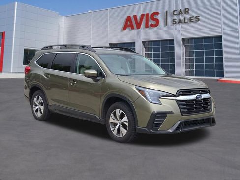 Used 2025 Subaru Ascent Premium AWD/4WD image 3