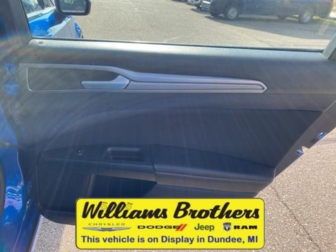 Used 2020 Ford Fusion SE image 26