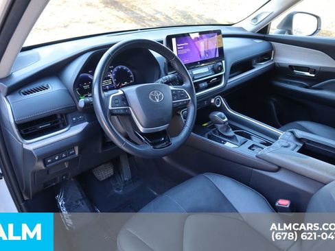 Used 2024 Toyota Grand Highlander Limited image 10