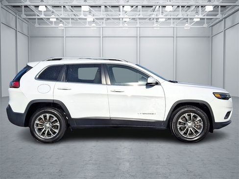 Used 2020 Jeep Cherokee Latitude Plus w/ Cold Weather Group image 7