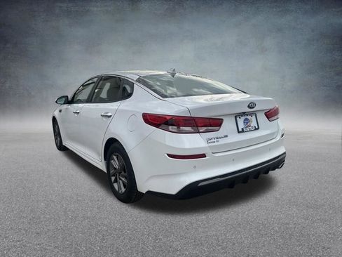 Used 2020 Kia Optima LX image 3
