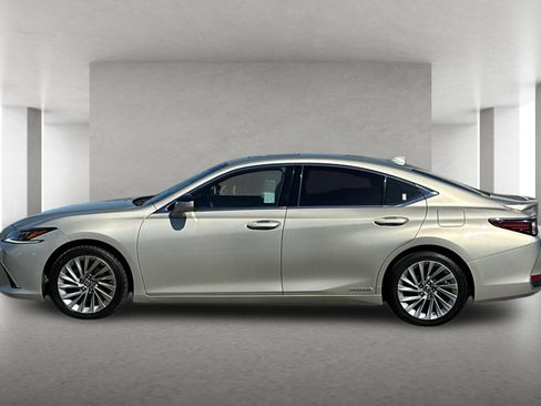 Used 2021 Lexus ES 300h 300h Luxury w/ Accessory Package 2 image 7