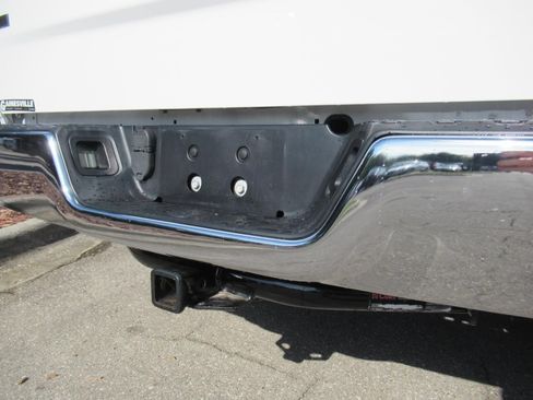 Used 2019 RAM 1500 Classic SLT AWD/4WD image 9