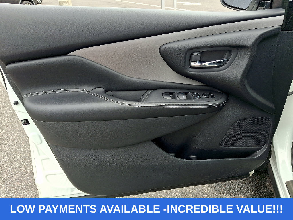 Used 2023 Nissan Murano SV w/ SV Midnight Edition Package AWD/4WD image 15