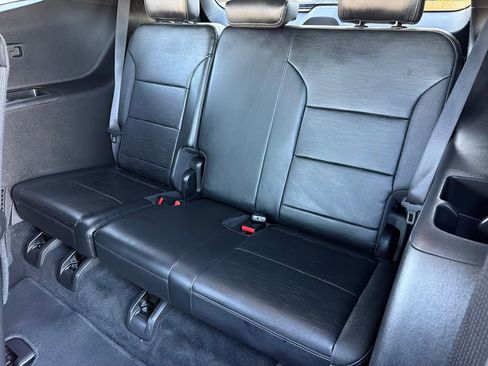 Used 2025 Buick Enclave Sport Touring image 38