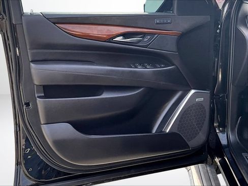 Used 2019 Cadillac Escalade Premium Luxury AWD/4WD image 23