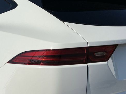 Used 2024 Jaguar E-PACE R-Dynamic SE image 10