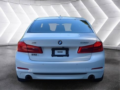 Used 2019 BMW 530i xDrive w/ Convenience Package AWD/4WD image 4