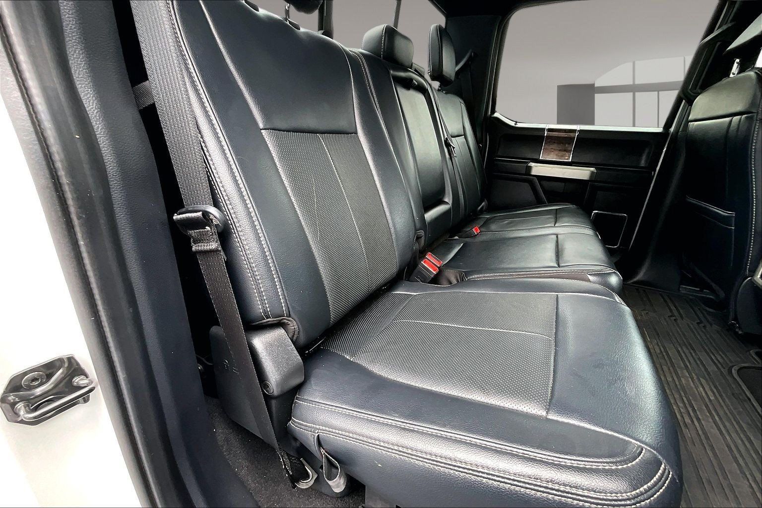 Used 2022 Ford F250 Lariat w/ Black Appearance Package AWD/4WD image 28