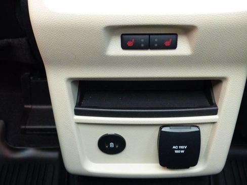 Used 2024 Ford Edge Titanium w/ Titanium Elite Package image 27