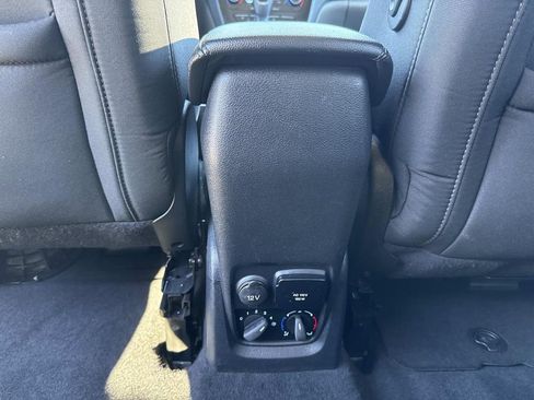 Used 2020 Ford Transit Connect XLT image 22