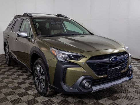 Used 2024 Subaru Outback Touring AWD/4WD image 17