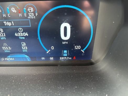 Used 2022 Ford F150 Lariat image 11