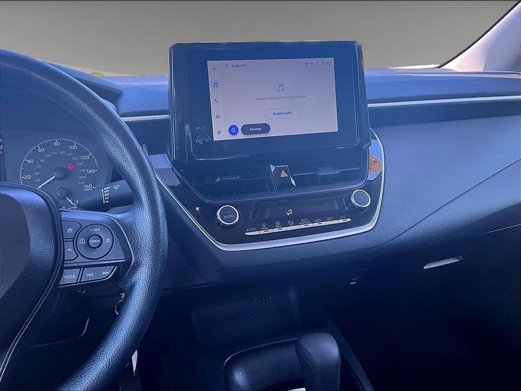 Used 2025 Toyota Corolla LE FWD image 18