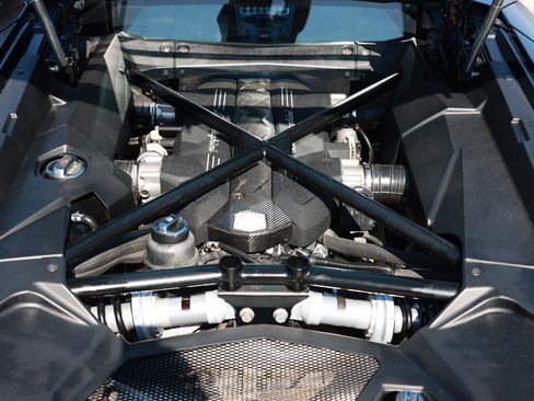 Used 2012 Lamborghini Aventador LP 700-4 image 9