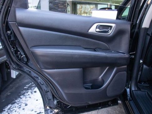 Used 2018 Nissan Pathfinder Platinum w/ Cargo Package image 20