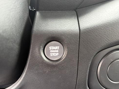 Used 2022 Nissan Frontier S RWD image 9