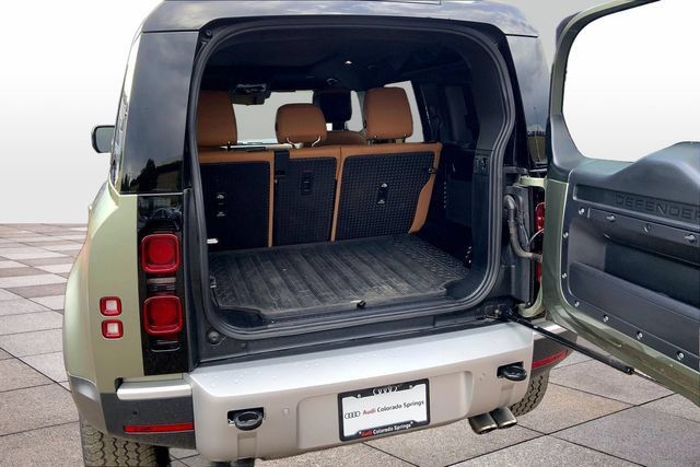 Used 2024 Land Rover Defender 110 SE AWD/4WD image 20