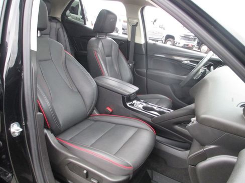 Used 2022 Buick Envision Essence w/ Sport Touring Package FWD image 22