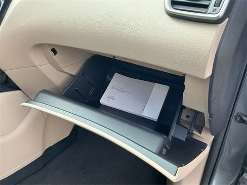 Used 2016 Nissan Rogue SL w/ SL Premium Package image 27