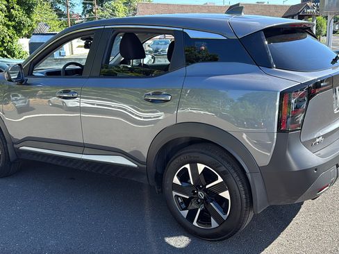 Certified 2025 Nissan Kicks SV AWD/4WD image 22