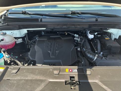 Used 2022 Kia Carnival LX FWD image 24