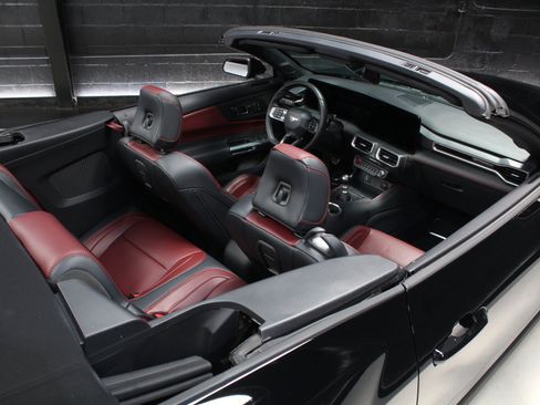 Used 2025 Ford Mustang GT Premium RWD image 45