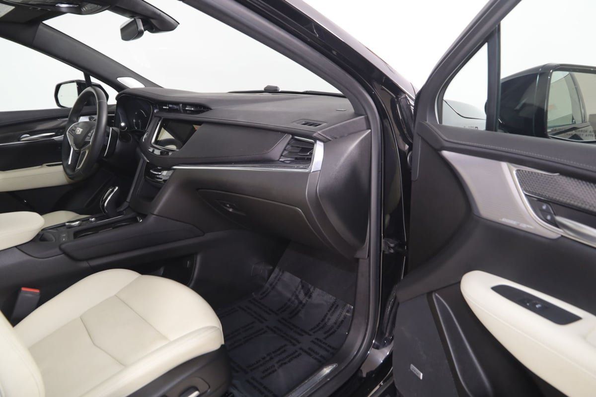Used 2023 Cadillac XT5 Sportv w/ LPO, Floor Liner Package AWD/4WD image 44