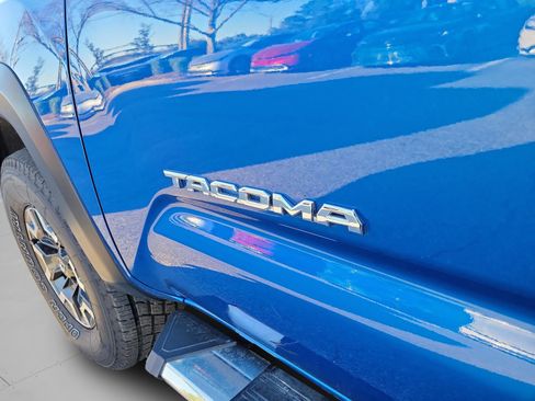 Used 2017 Toyota Tacoma TRD Off-Road w/ Premium & Technology Package image 26