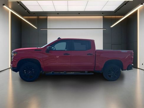 Used 2025 Chevrolet Silverado 1500 Custom Trail Boss w/ LPO, Dark Essentials Package AWD/4WD image 2