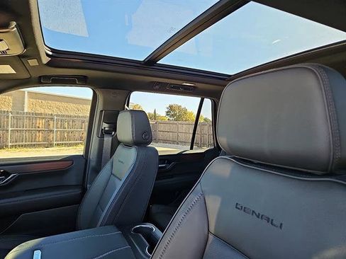New 2026 GMC Yukon Denali w/ Sun & Power Step Package image 11