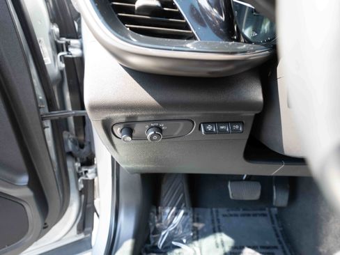 Used 2023 Buick Envision Avenir AWD/4WD image 11
