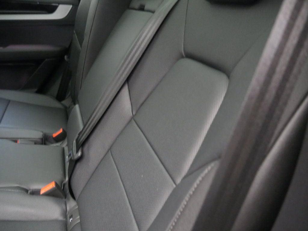 Certified 2026 Porsche Cayenne AWD/4WD image 24