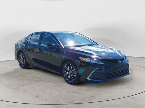 Used 2024 Toyota Camry XLE w/ Navigation Package AWD/4WD image 7