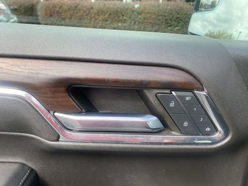 Used 2024 GMC Sierra 1500 SLT image 13