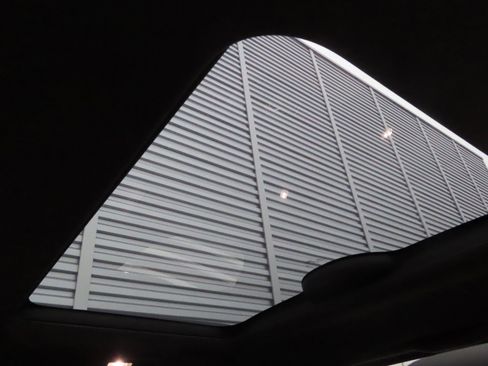 New 2024 Land Rover Discovery Dynamic SE image 29