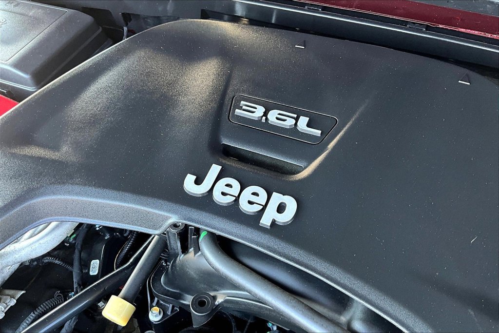 Used 2021 Jeep Gladiator Sport w/ Trailer Tow Package AWD/4WD image 35