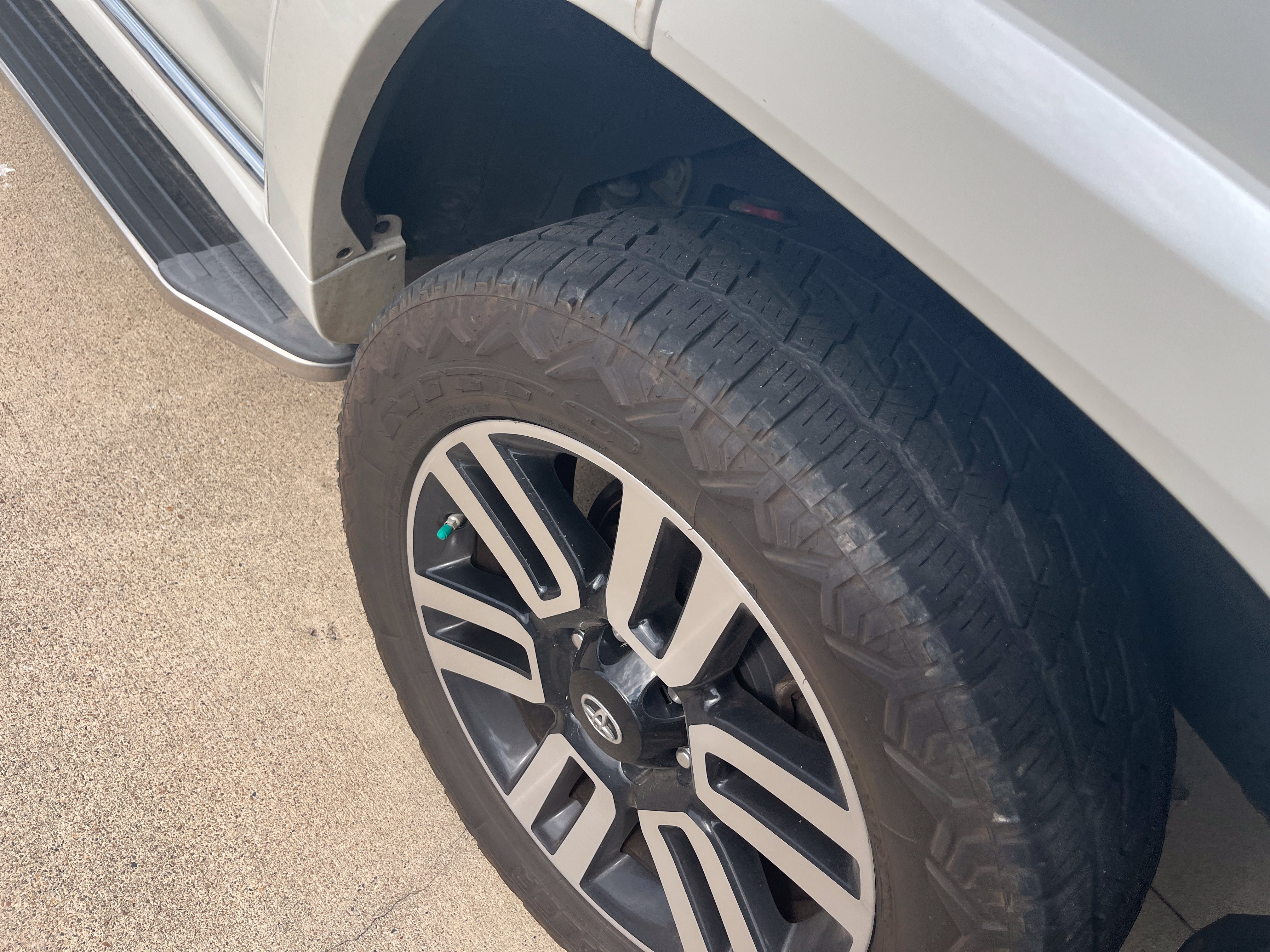 Used 2020 Toyota 4Runner Limited AWD/4WD image 4