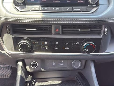 Used 2023 Nissan Rogue S AWD/4WD image 24