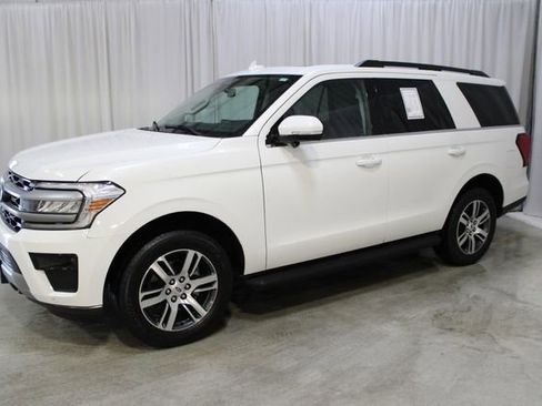 Used 2024 Ford Expedition XLT AWD/4WD image 30