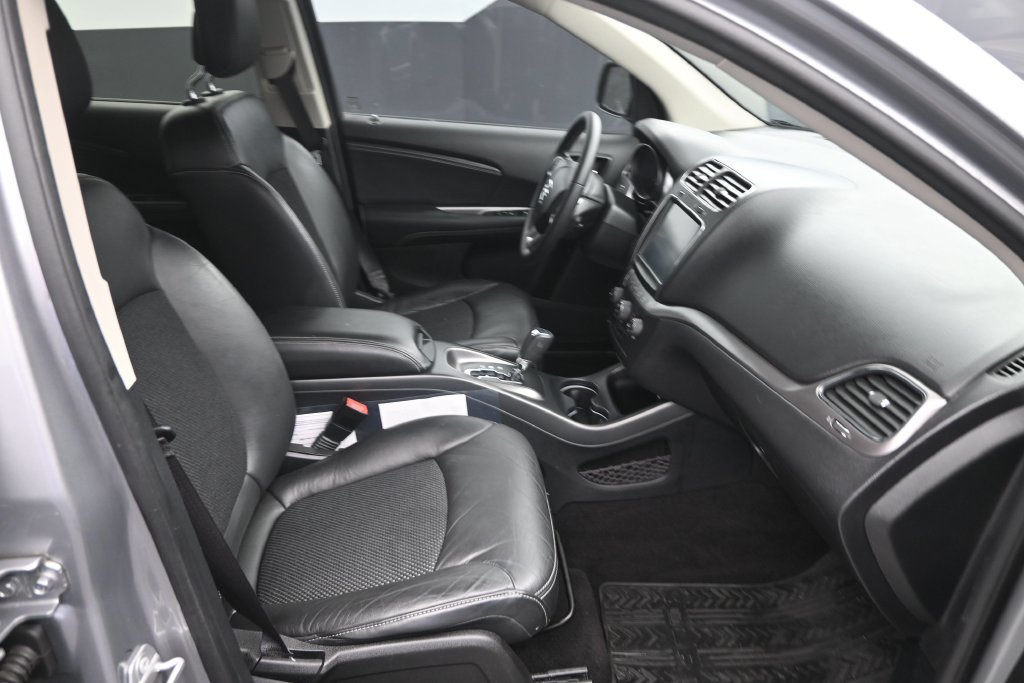 Used 2019 Dodge Journey Crossroad w/ Mopar All Weather Group FWD image 11