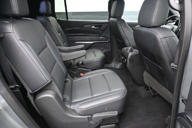 Used 2025 Chevrolet Traverse LT AWD/4WD image 26