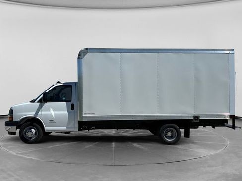 New 2026 Chevrolet Express 4500 w/ Power Convenience Package RWD image 6