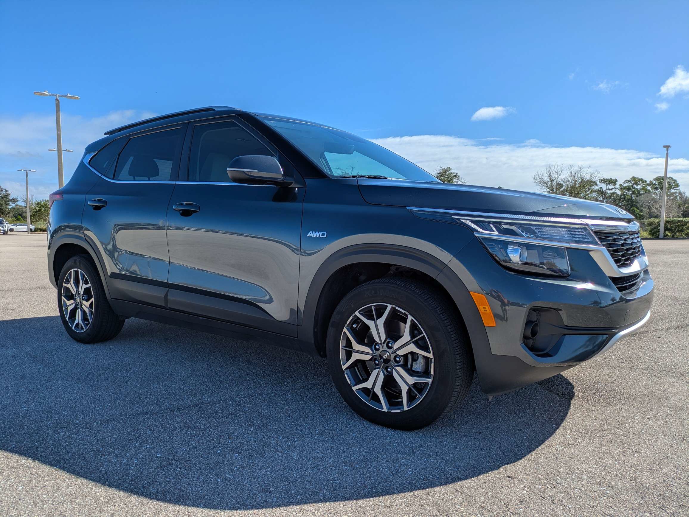 Certified 2023 Kia Seltos EX AWD/4WD image 2
