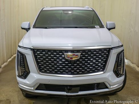 New 2026 Cadillac Escalade ESV Luxury w/ Touring Package image 4