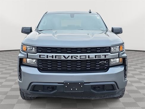 Used 2020 Chevrolet Silverado 1500 Custom w/ Custom Value Package image 2