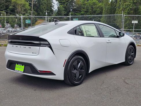 New 2026 Toyota Prius Plug-In Hybrid FWD image 7