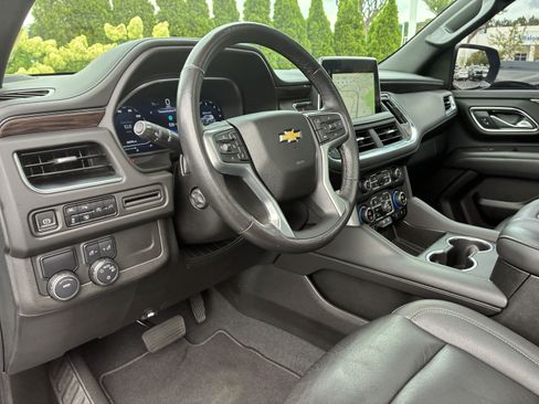 Used 2022 Chevrolet Tahoe LT w/ LT Signature Plus Package RWD image 23